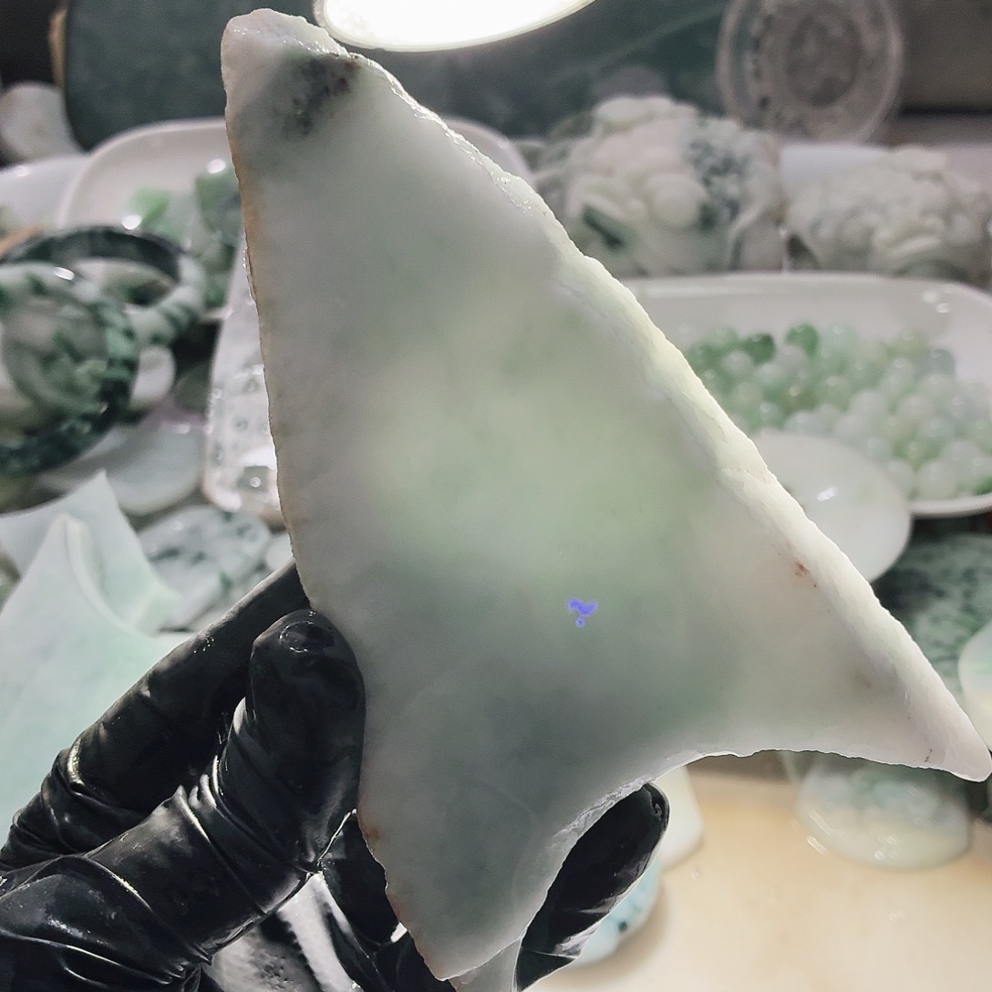 翡翠未镶嵌颈饰边角料