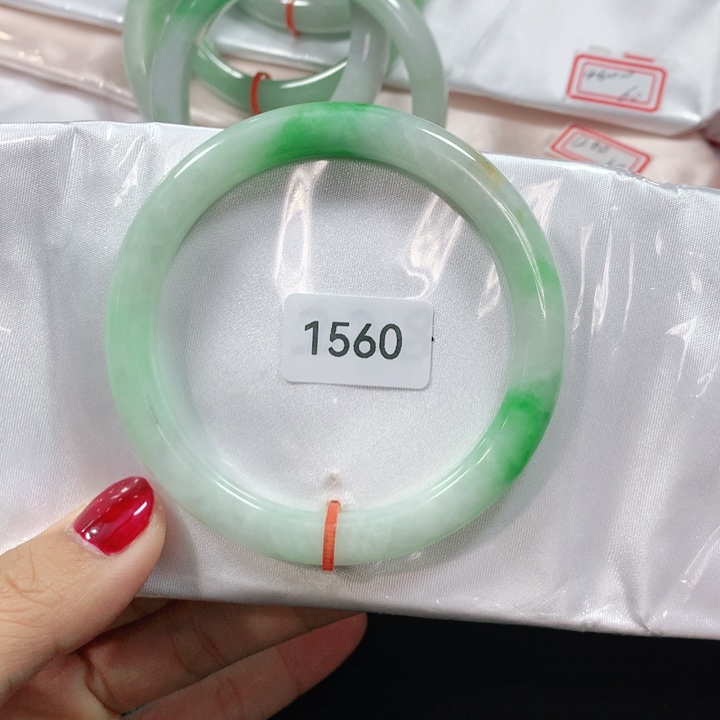 翡翠手镯未镶嵌天然翡翠手镯02
