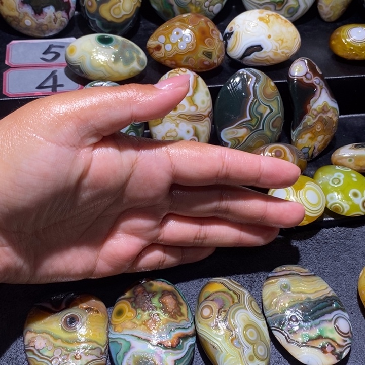 小***豆玛瑙/玉髓未镶嵌珠宝奇石