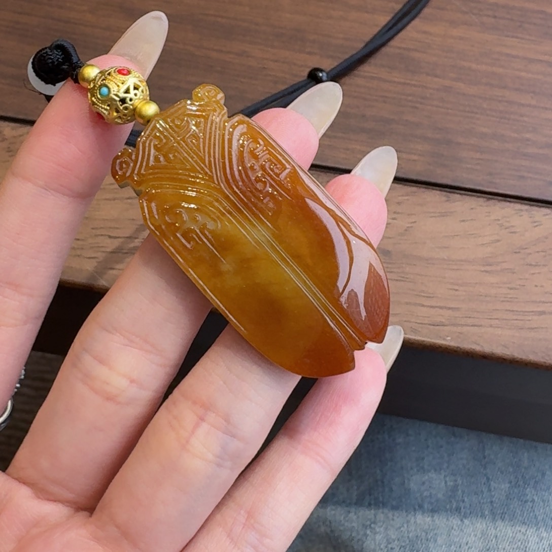 定制翡翠未镶嵌天然红翡古蝉