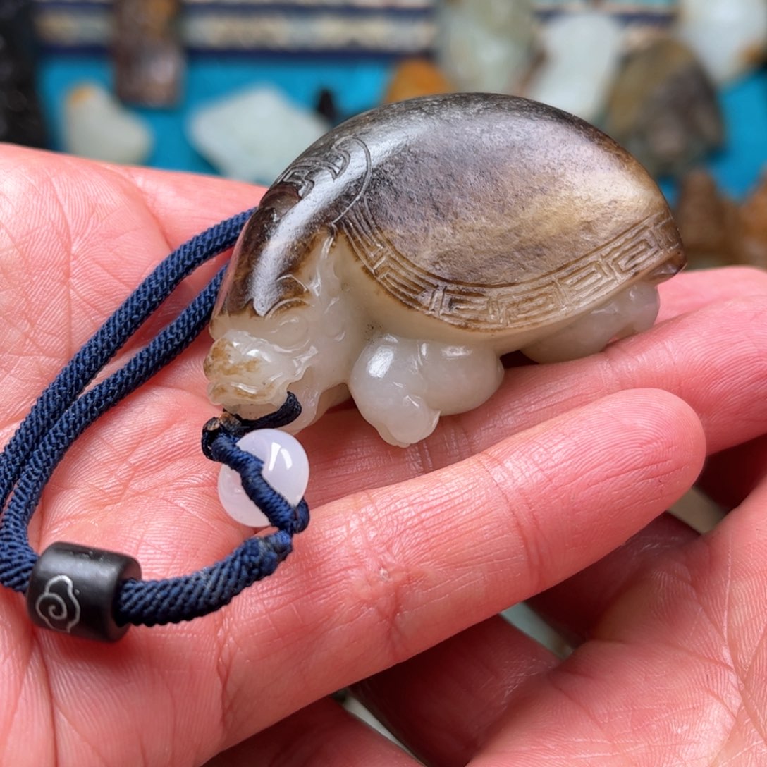 和田玉把件未镶嵌一**酒