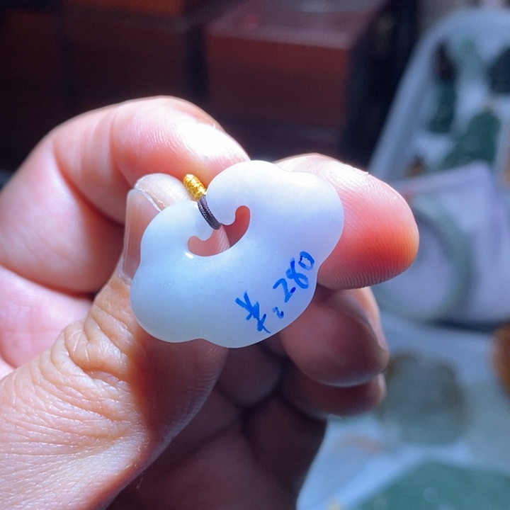 翡翠颈饰未镶嵌好