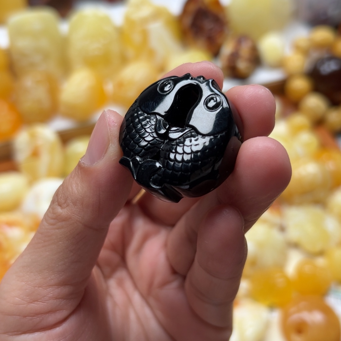 琥珀未镶嵌珠宝奇石