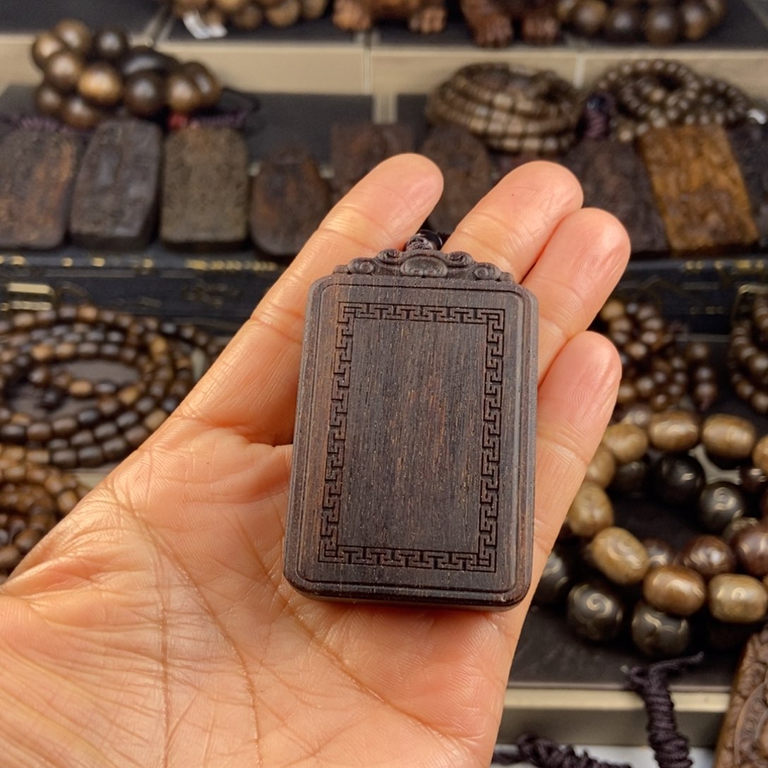 沉香木吊坠中****司越南芽庄白棋老料