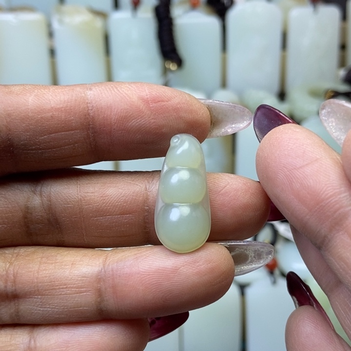 和田玉颈饰未镶嵌