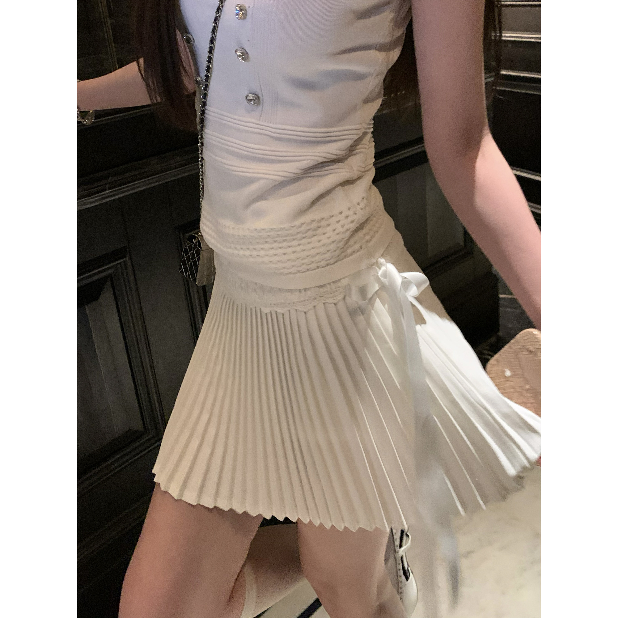 juanjuanyee【精致的小刺绣百褶】重工少女感蕾丝拼接百搭百褶短裙