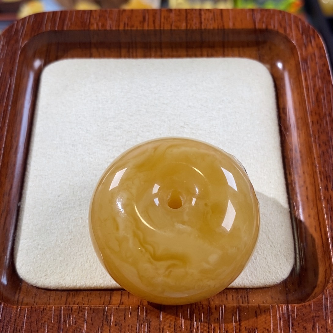 朱***聆蜜蜡未镶嵌裸石定制