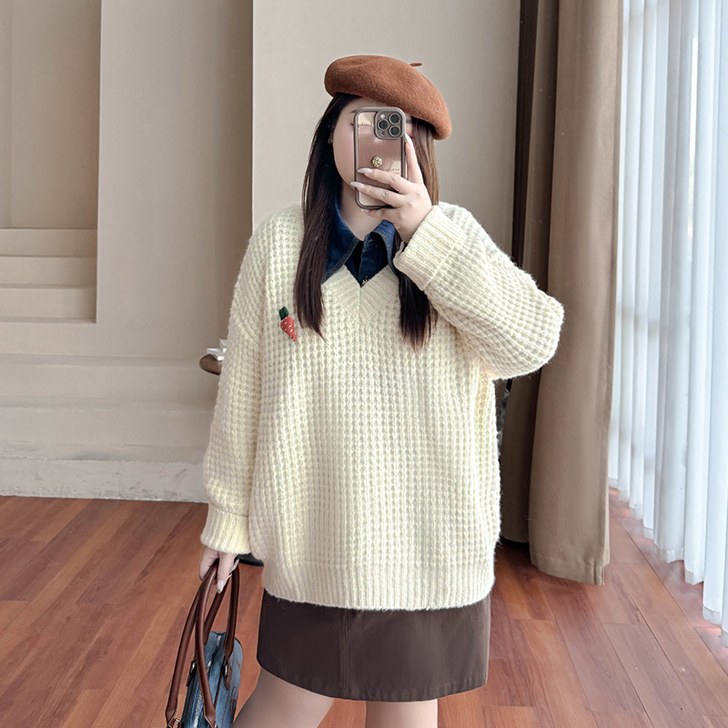 A1255-1大码女装【温暖伊人】慵懒风胡萝卜毛衣早春款V领宽松针织衫