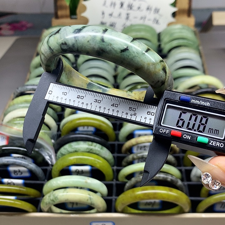 未镶嵌蛇纹石玉手镯115