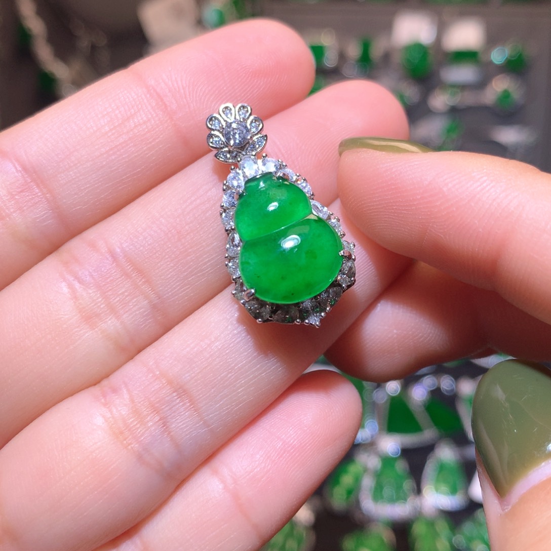 翡翠颈饰银S925镶嵌葫芦