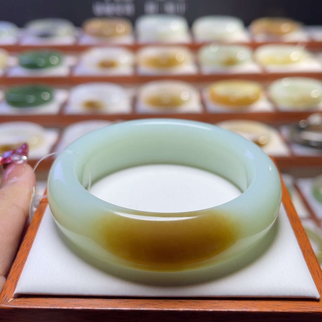 【闪购商品】和田玉手镯未镶嵌