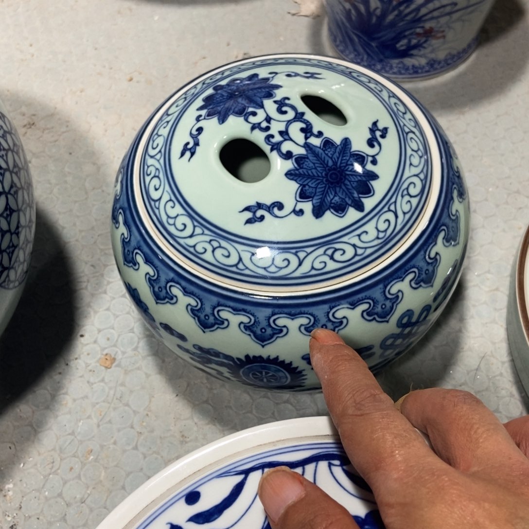 一***求瓷片景德镇陶瓷罐一个