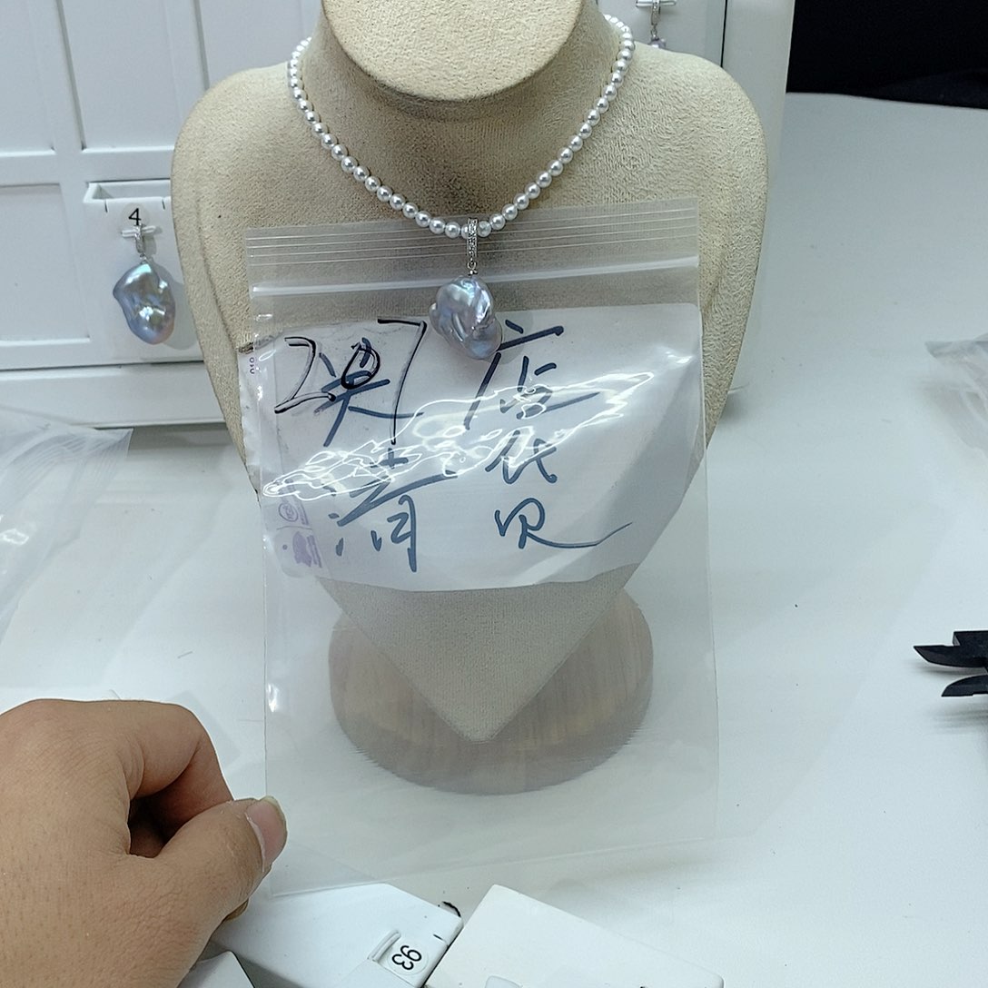 淡水珍珠颈饰合金
