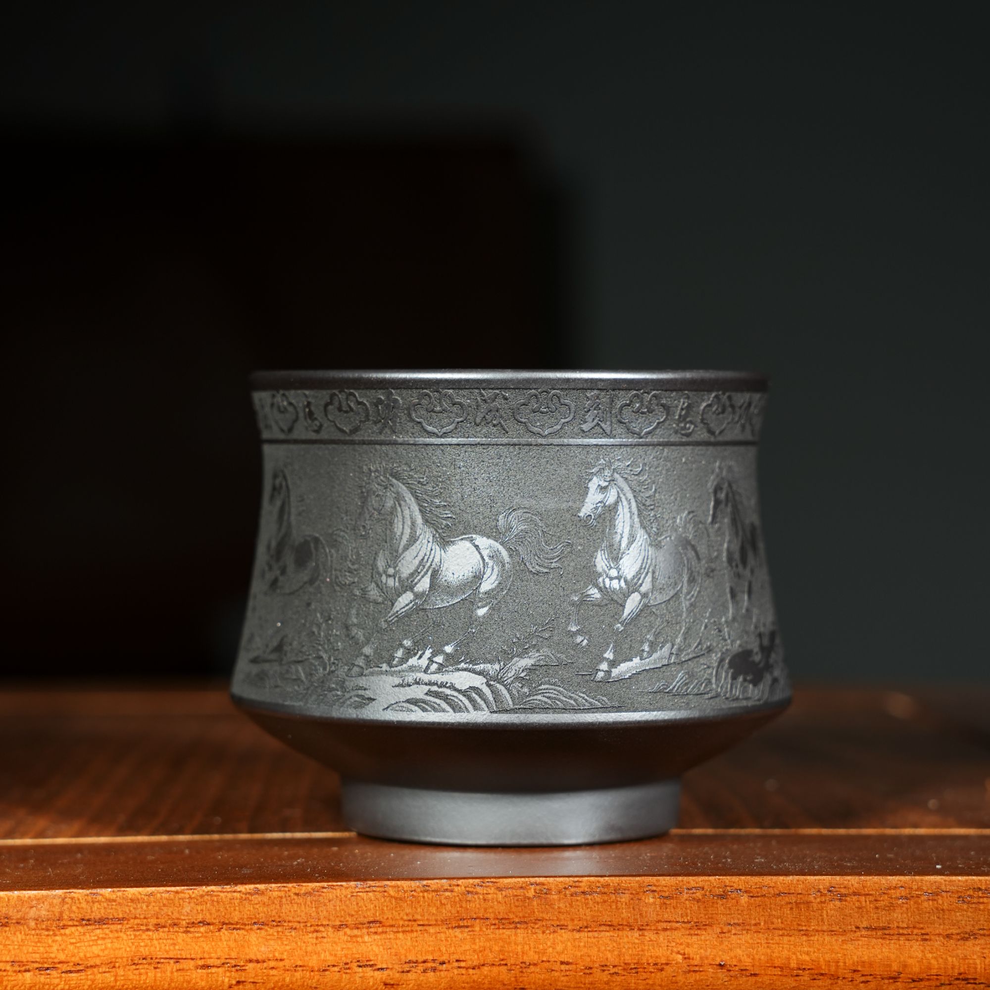 宜兴原矿石黄刻绘马到成功紫砂手工主人杯容量180CC