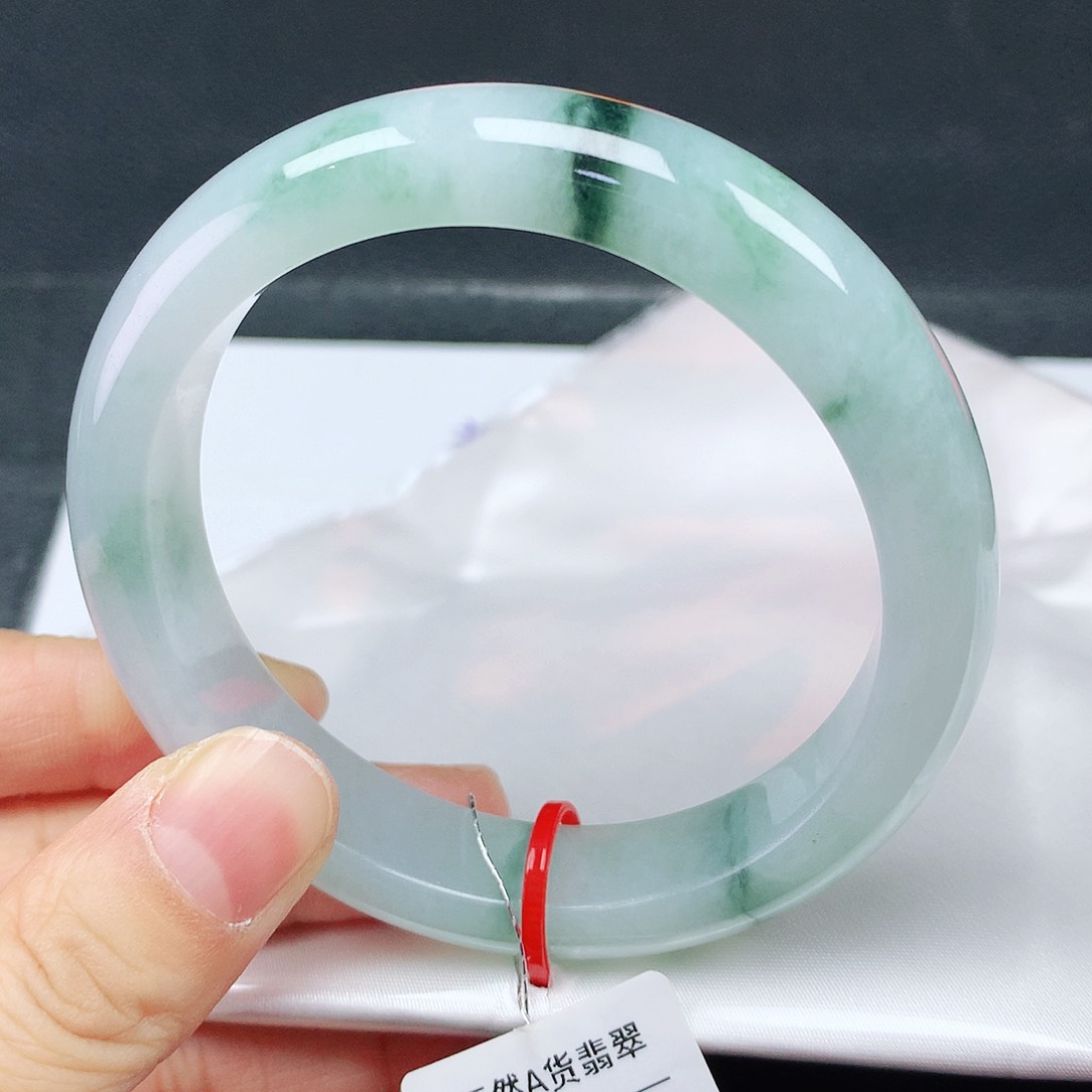 翡翠手镯未镶嵌57圈