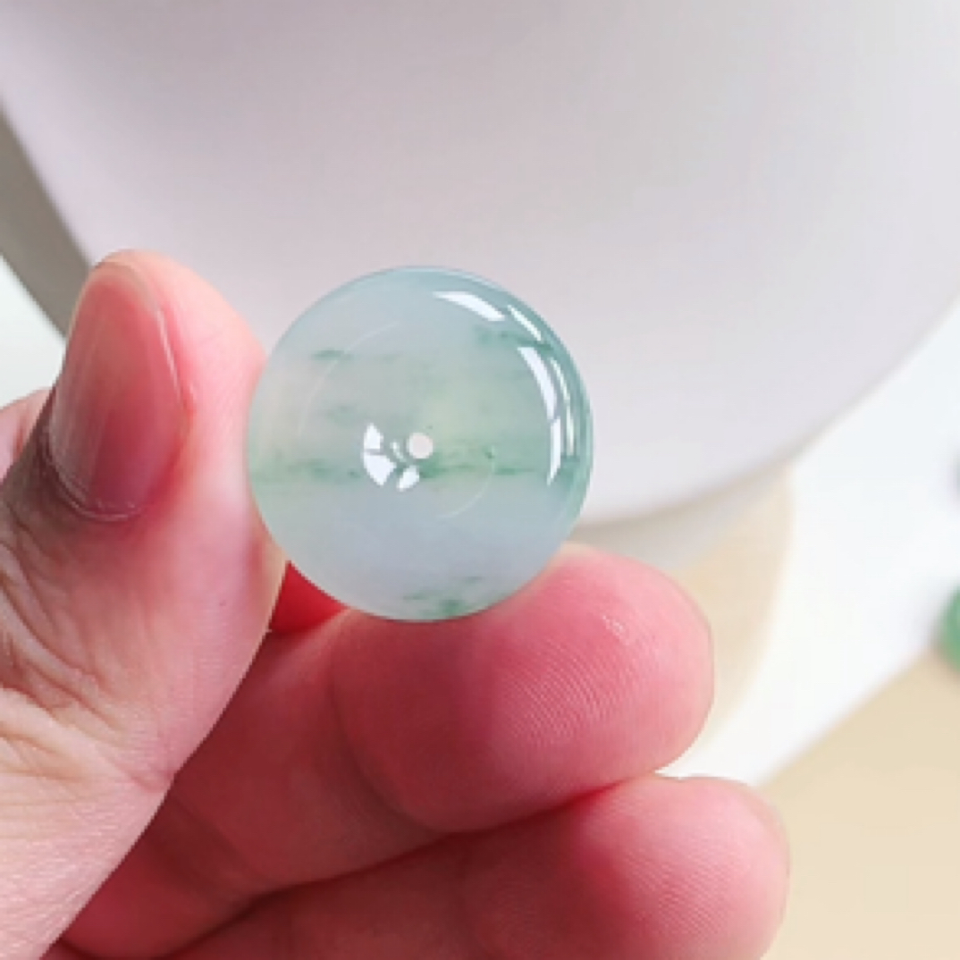 缅甸天然翡翠吊坠