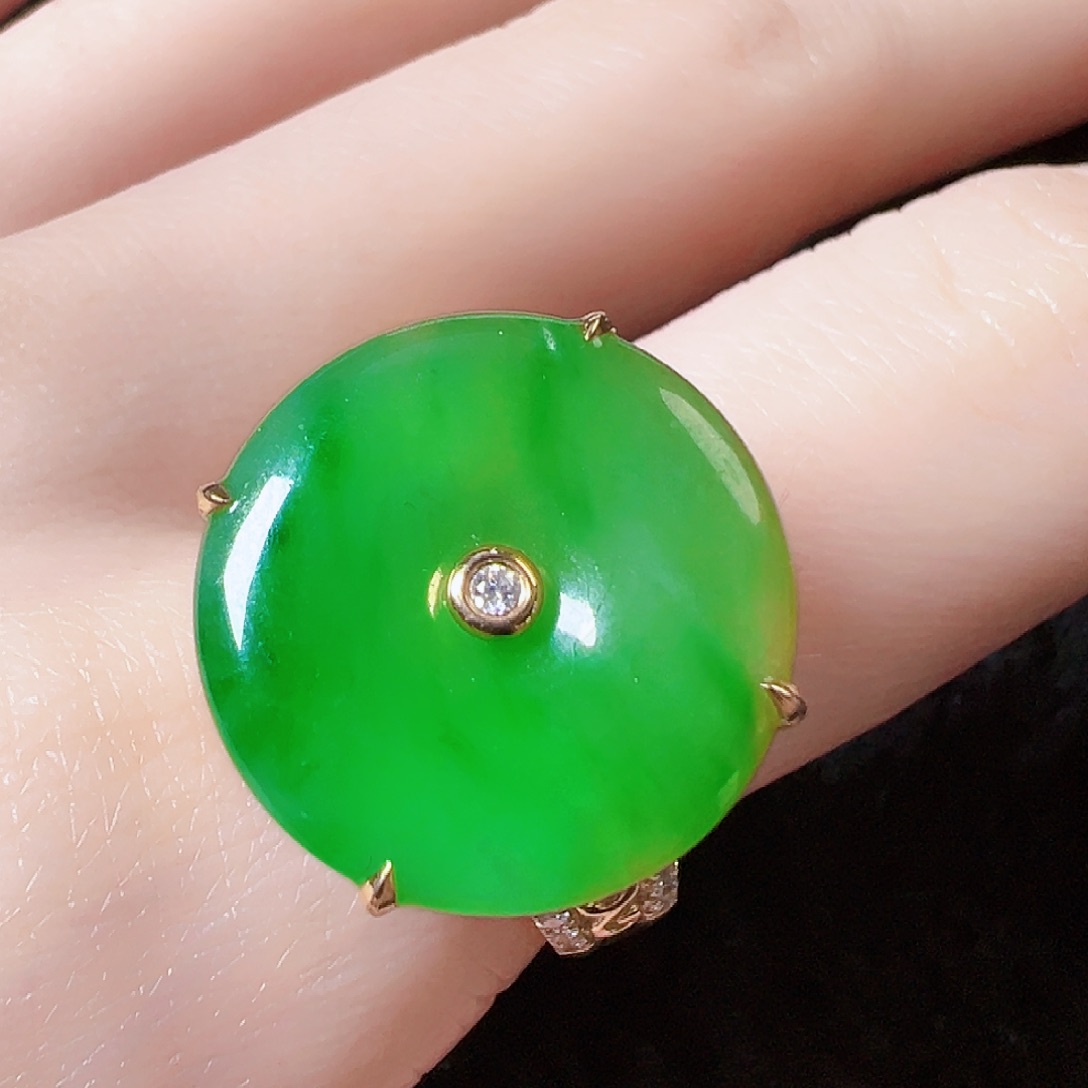 翡翠颈饰18K金镶嵌签收后24小时鉴赏期，过时不退