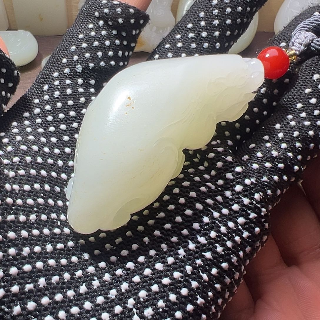 美***器和田玉未镶嵌颈饰