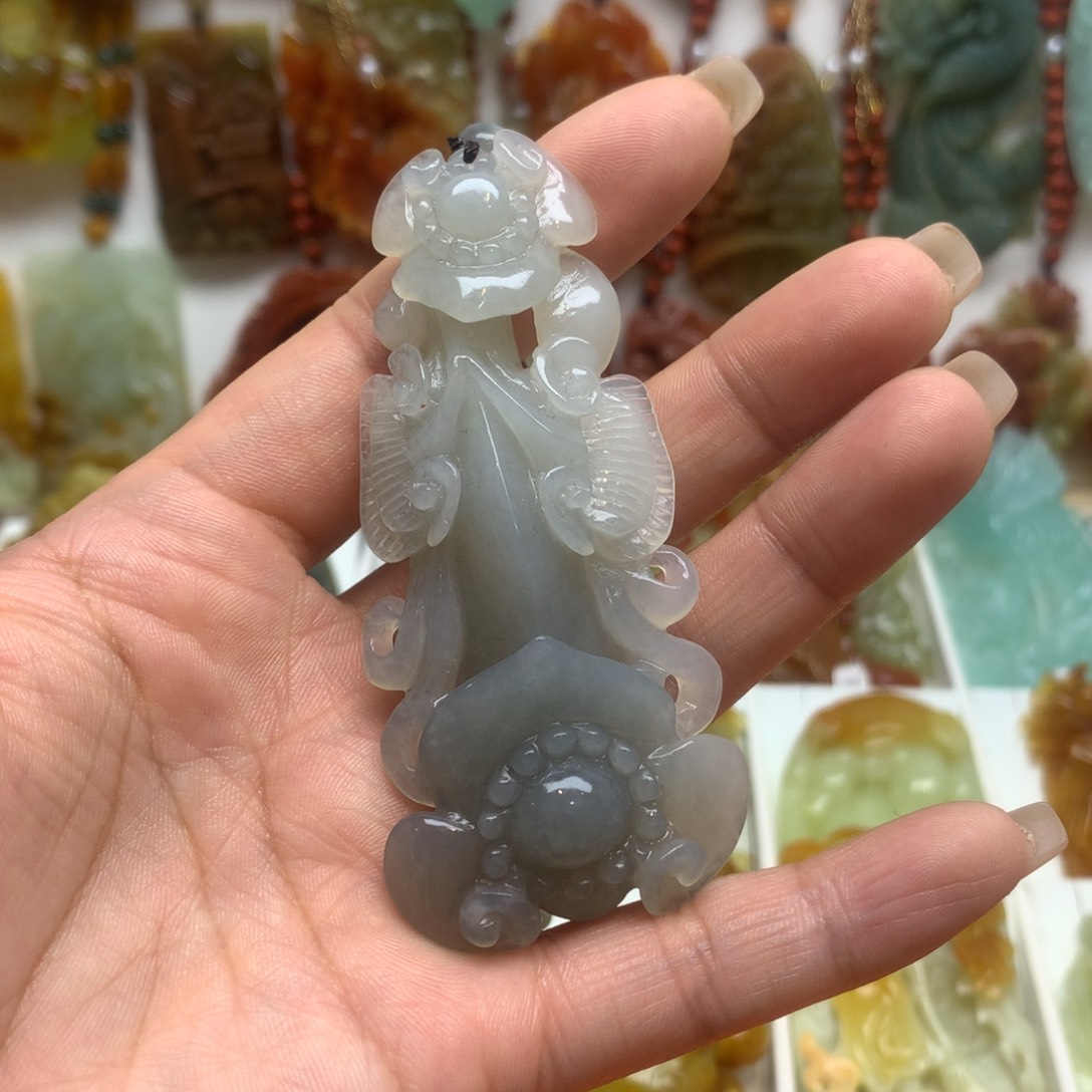 蛇纹石玉颈饰未镶嵌