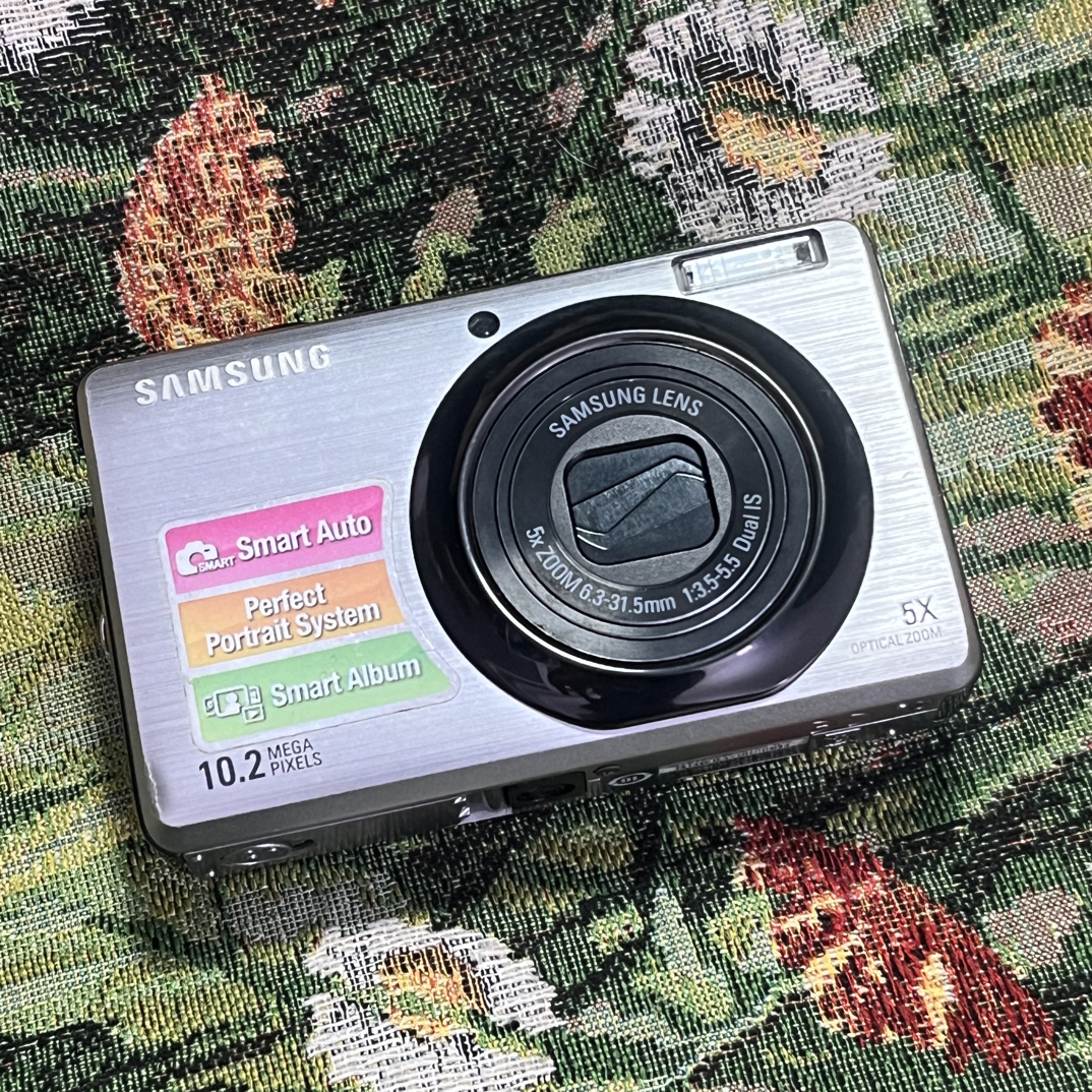 9新 Samsung/三星 pl60 银色 复古ccd数码相机