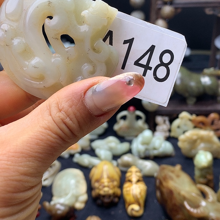 和田玉未镶嵌车挂