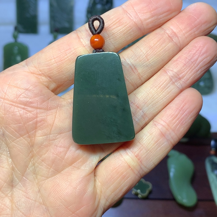 岫岩河磨玉（透闪石质玉）挂件未镶嵌