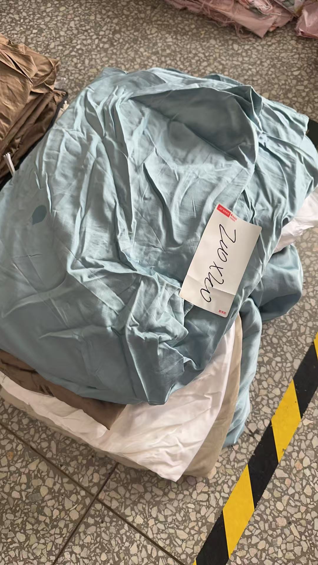 《兵哥外贸》3楼200×220杂款竹纤维被套 发一张 不挑色 微瑕疵