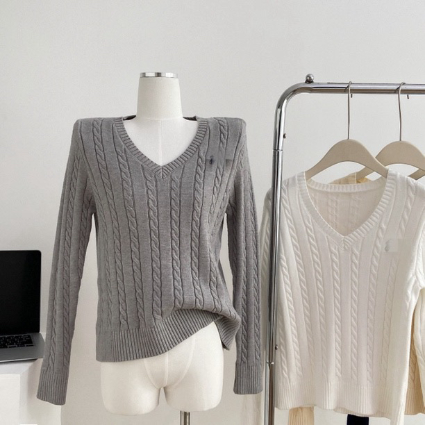 V领长袖针织毛衣