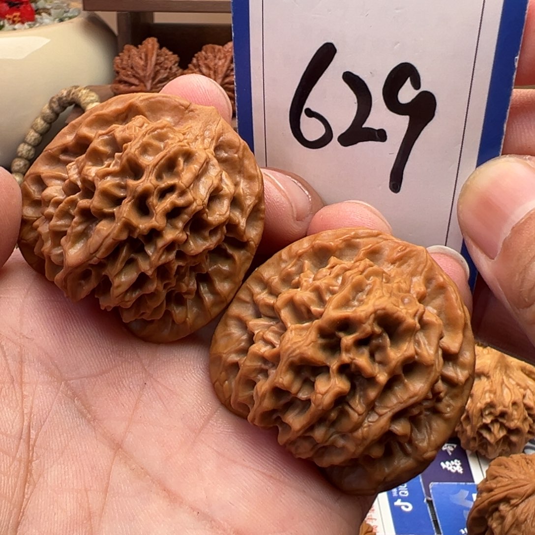 文玩核桃把件全品秦闷41尺寸629号