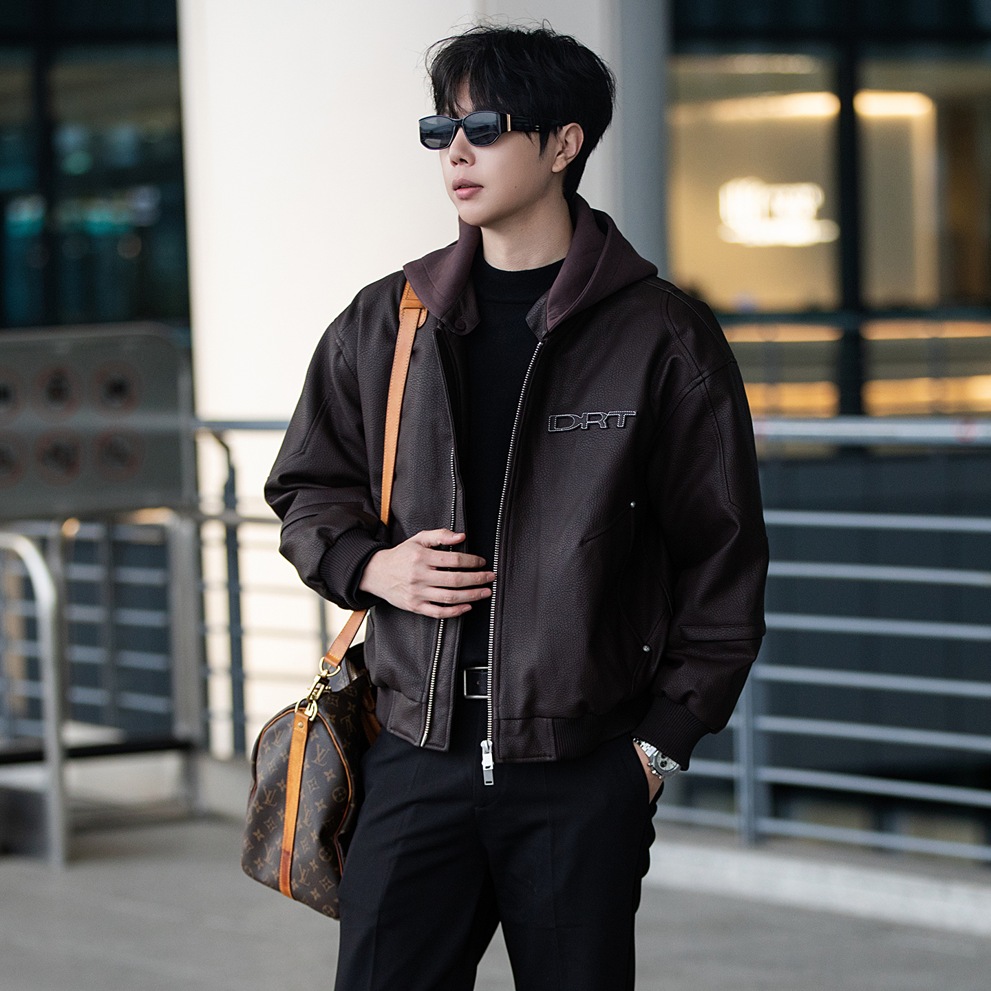 高端冬季新款短款保暖连帽皮夹克外套帅气宽松潮流加厚男士羽绒服