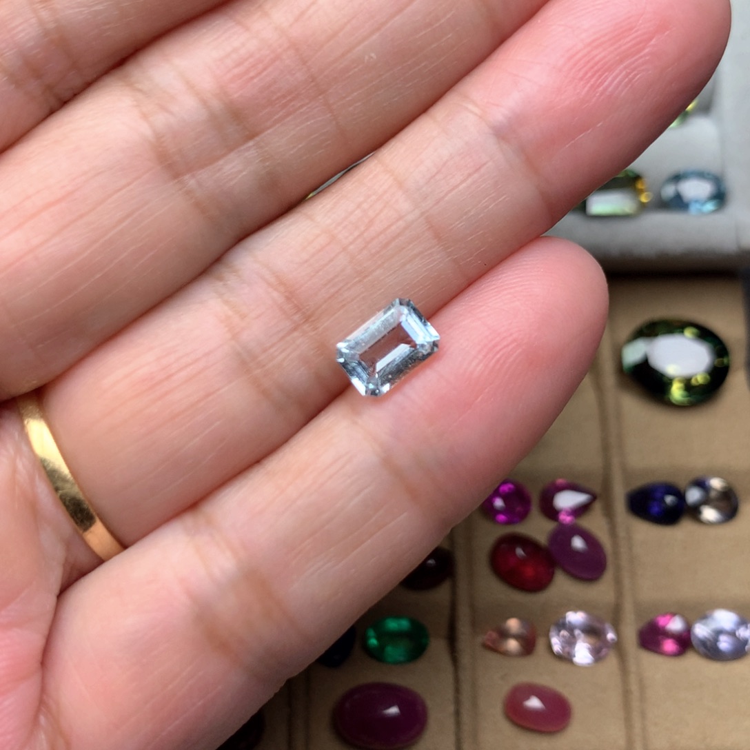 海蓝宝石裸石未镶嵌