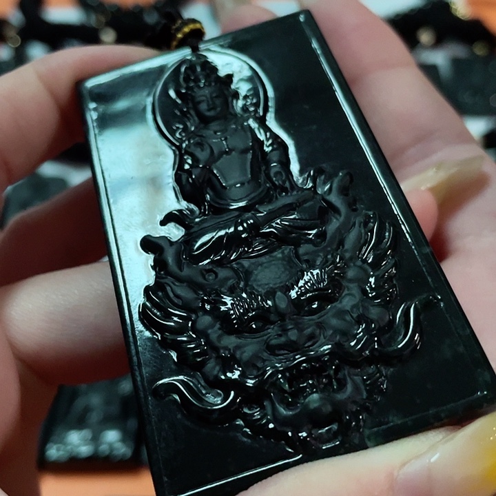 翡翠挂件未镶嵌超**俗