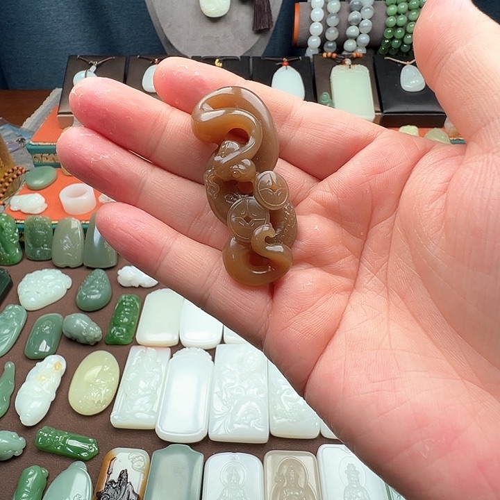 和田玉颈饰未镶嵌