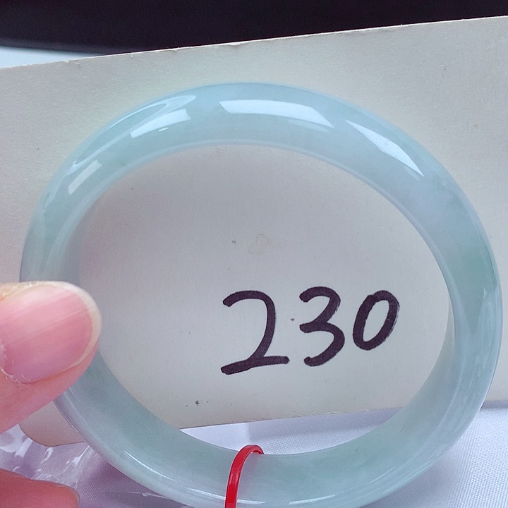 翡翠未镶嵌手镯（贵妃镯）翡翠