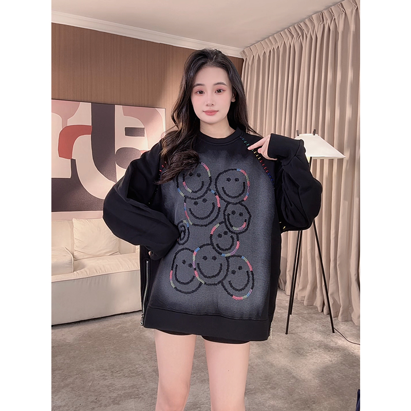 刺绣笑脸纯色宽松卫衣女圆领长袖新款潮流大码百搭设计感