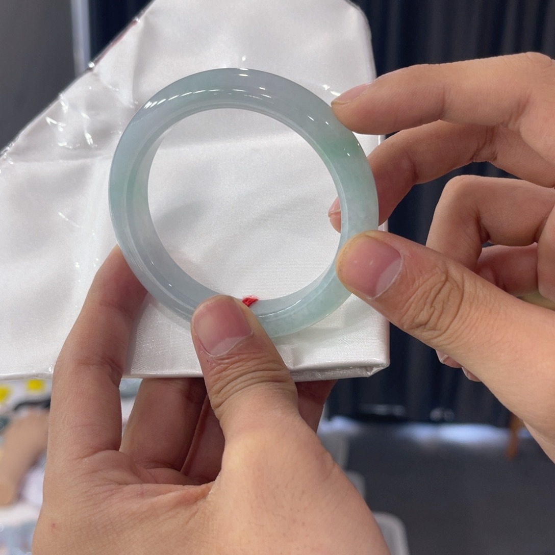 翡翠手镯未镶嵌邂*纯天然缅甸翡翠A货买断