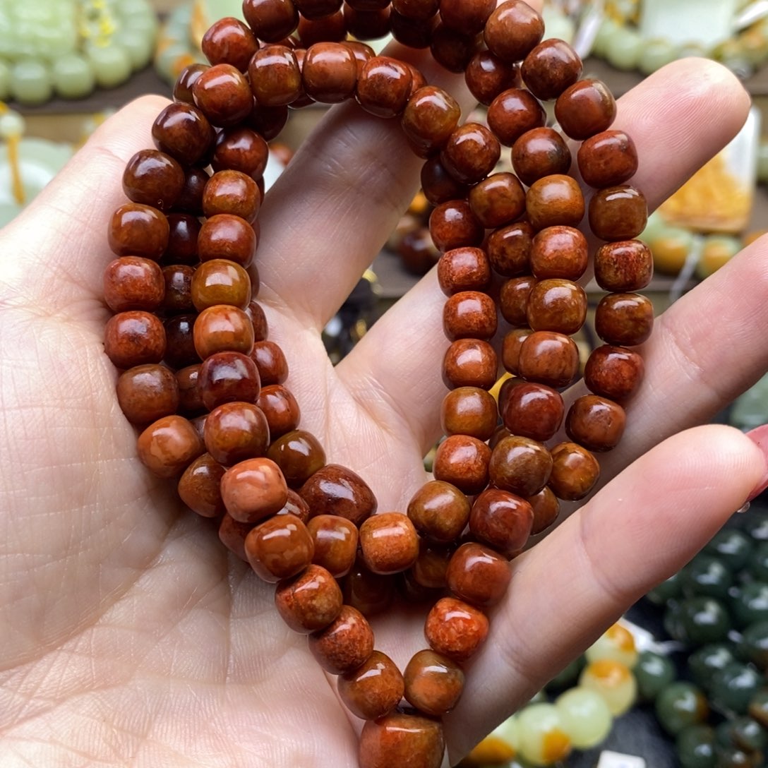 匆***客透闪石质玉未镶嵌手串