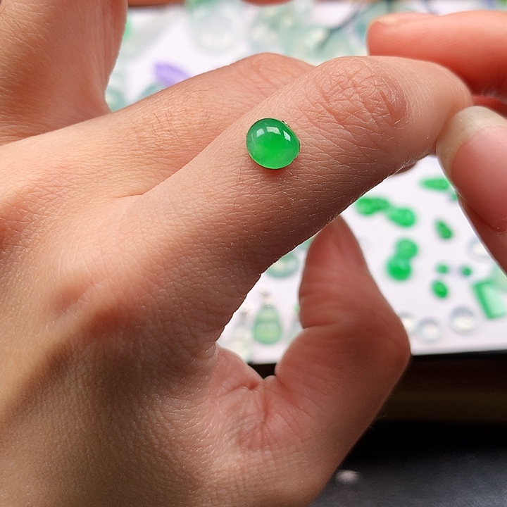 翡翠吊坠(不含链)未镶嵌蛋面