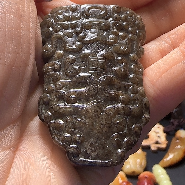 和田玉车挂未镶嵌