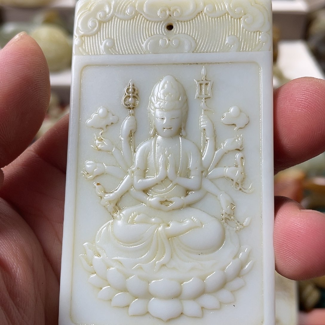 和田玉未镶嵌颈饰缘*