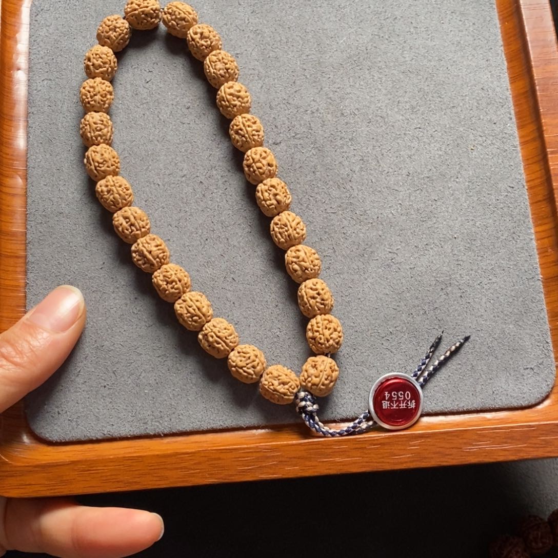 ****y金刚菩提吊坠C5原桩头货一代龙手持