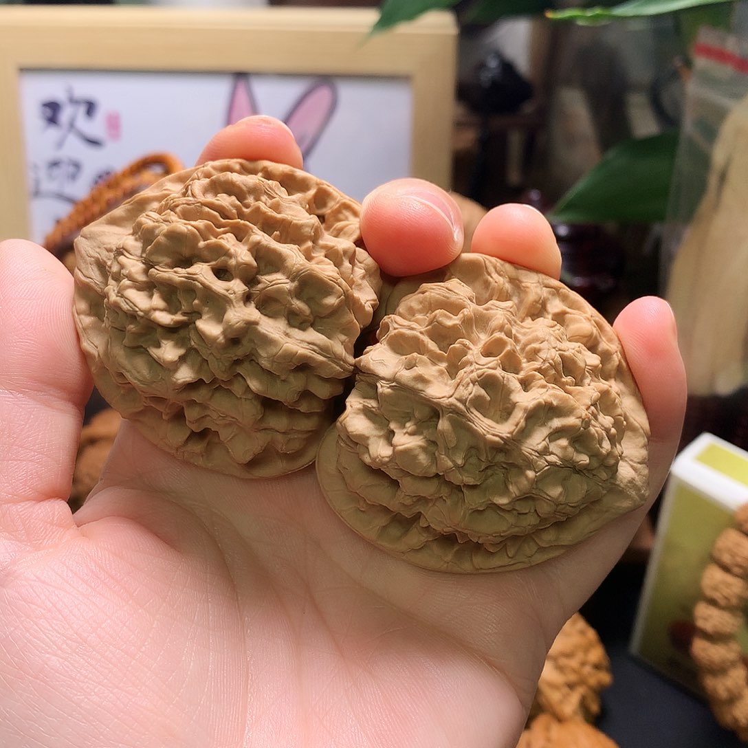 文玩核桃吊坠官帽50