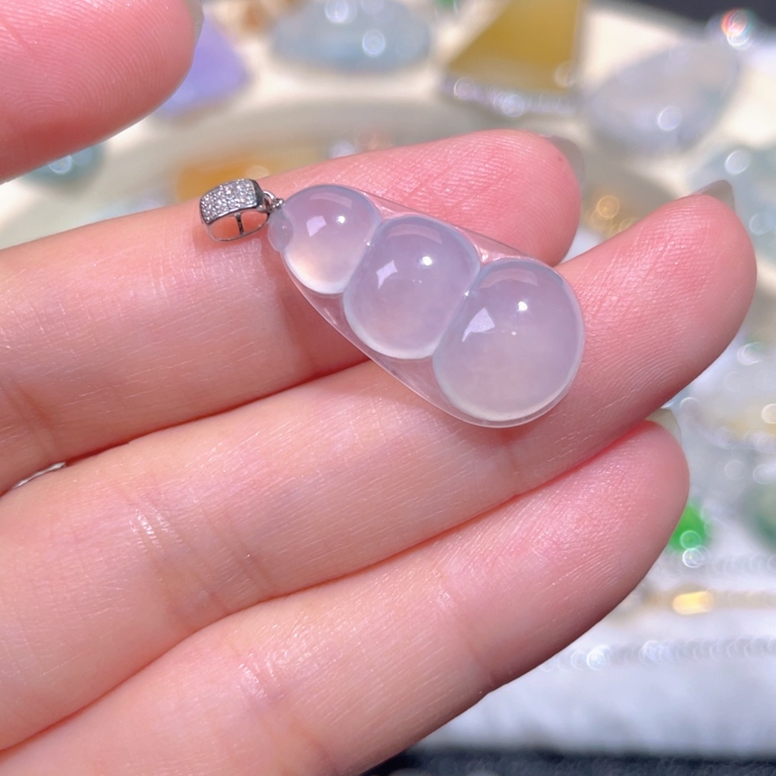 翡翠18K金镶嵌颈饰翡翠