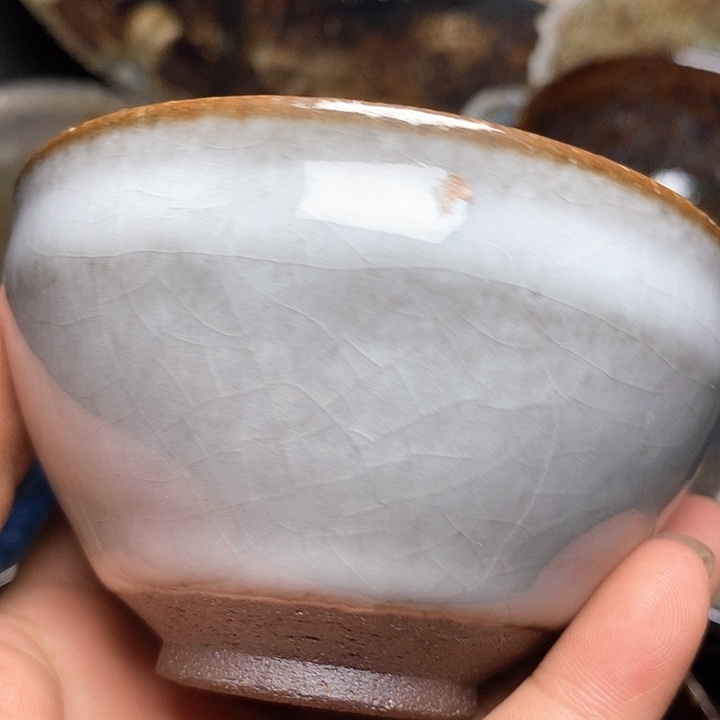 茶盏落灰烧白玉冰裂盏
