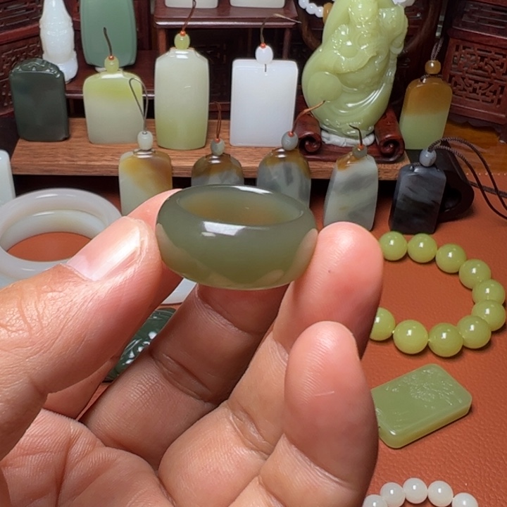 福***灵和田玉未镶嵌颈饰