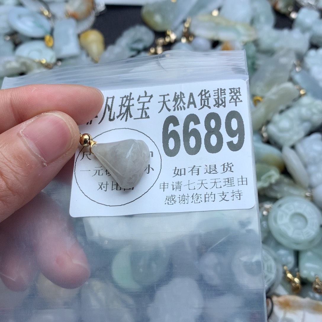 翡翠颈饰未镶嵌6689。