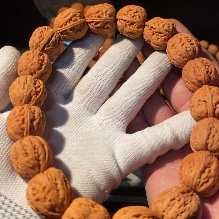 文玩核桃手串……35