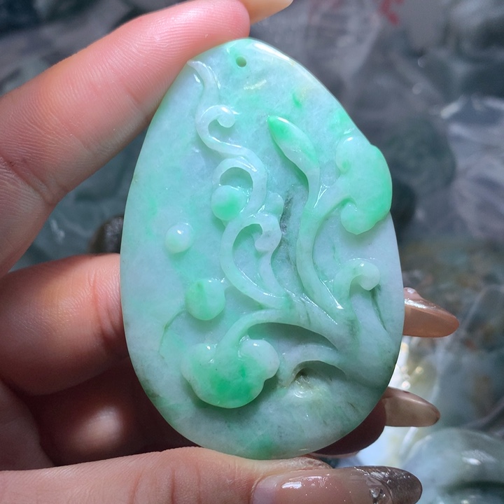 翡翠未镶嵌颈饰保真天然A货翡翠