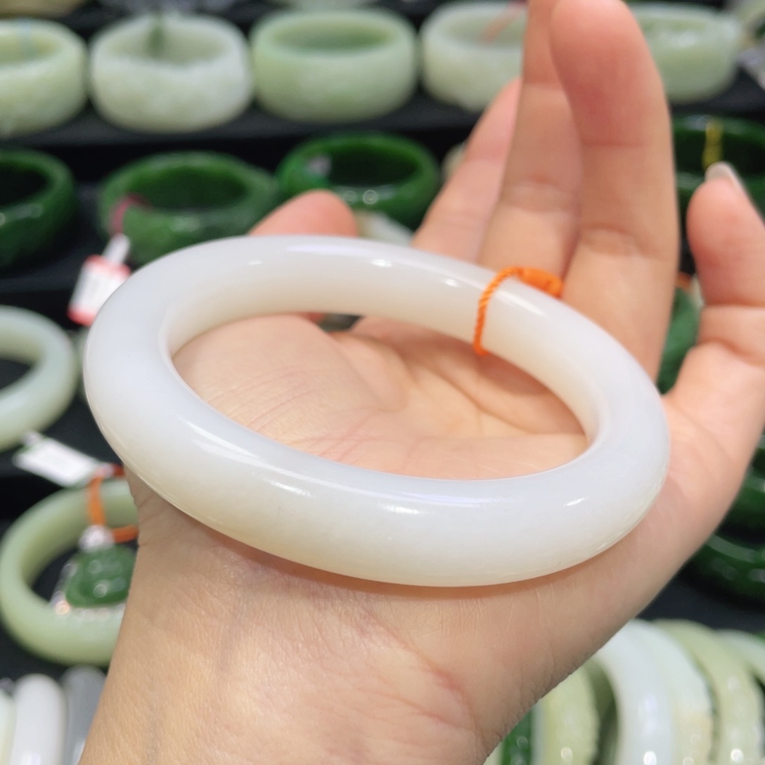 未镶嵌手镯和田玉66