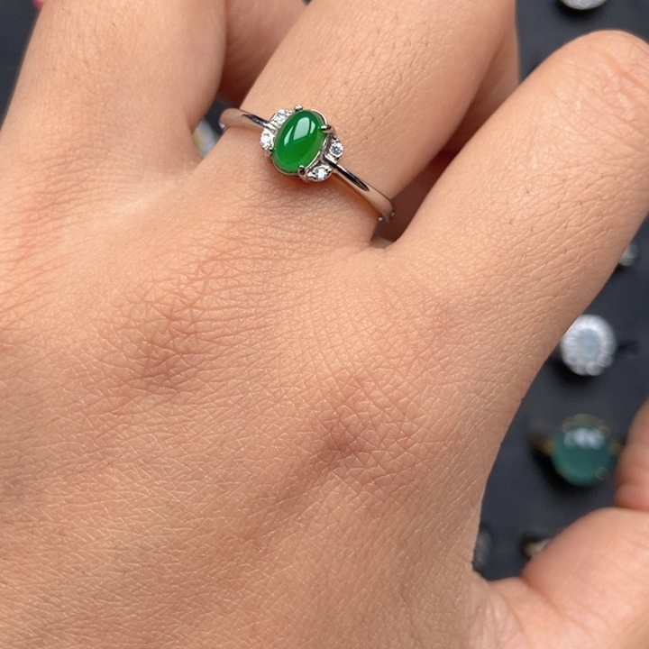 翡翠未镶嵌戒指戒指